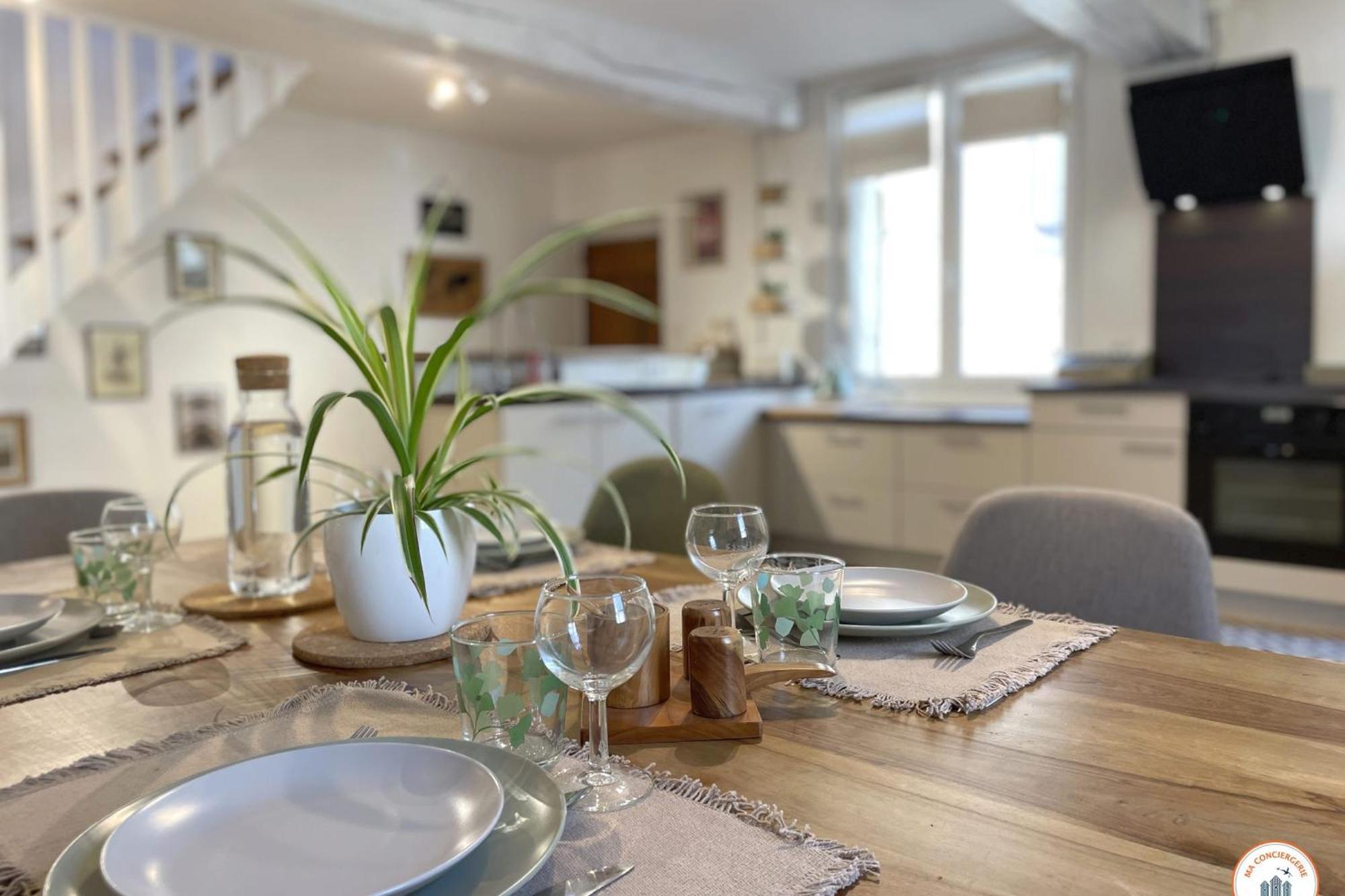 Le St-laurent - Magnifique Triplex - Calme Apartment